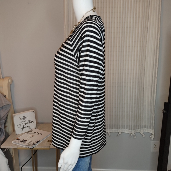 TWO BY VINCE CAMUTO STRIPED SEQUINS SWEATER, BLACK/WHITE XS - Picture 6 of 9